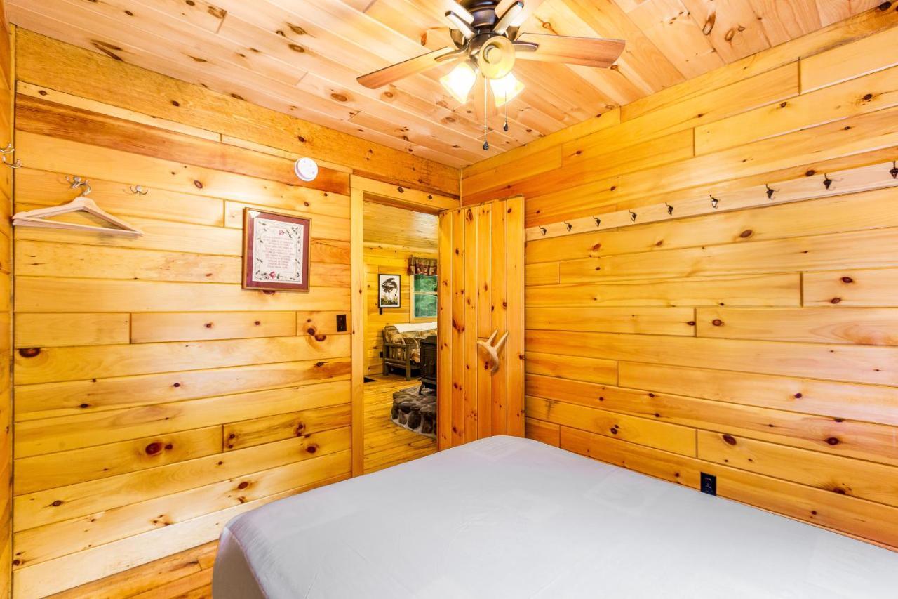 Lost Pond Cabin Schroon Lake Exterior photo